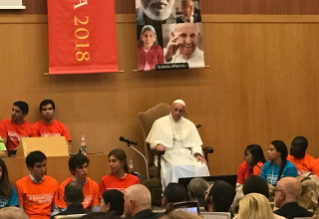 Incontro del Papa con i giovani e anziani